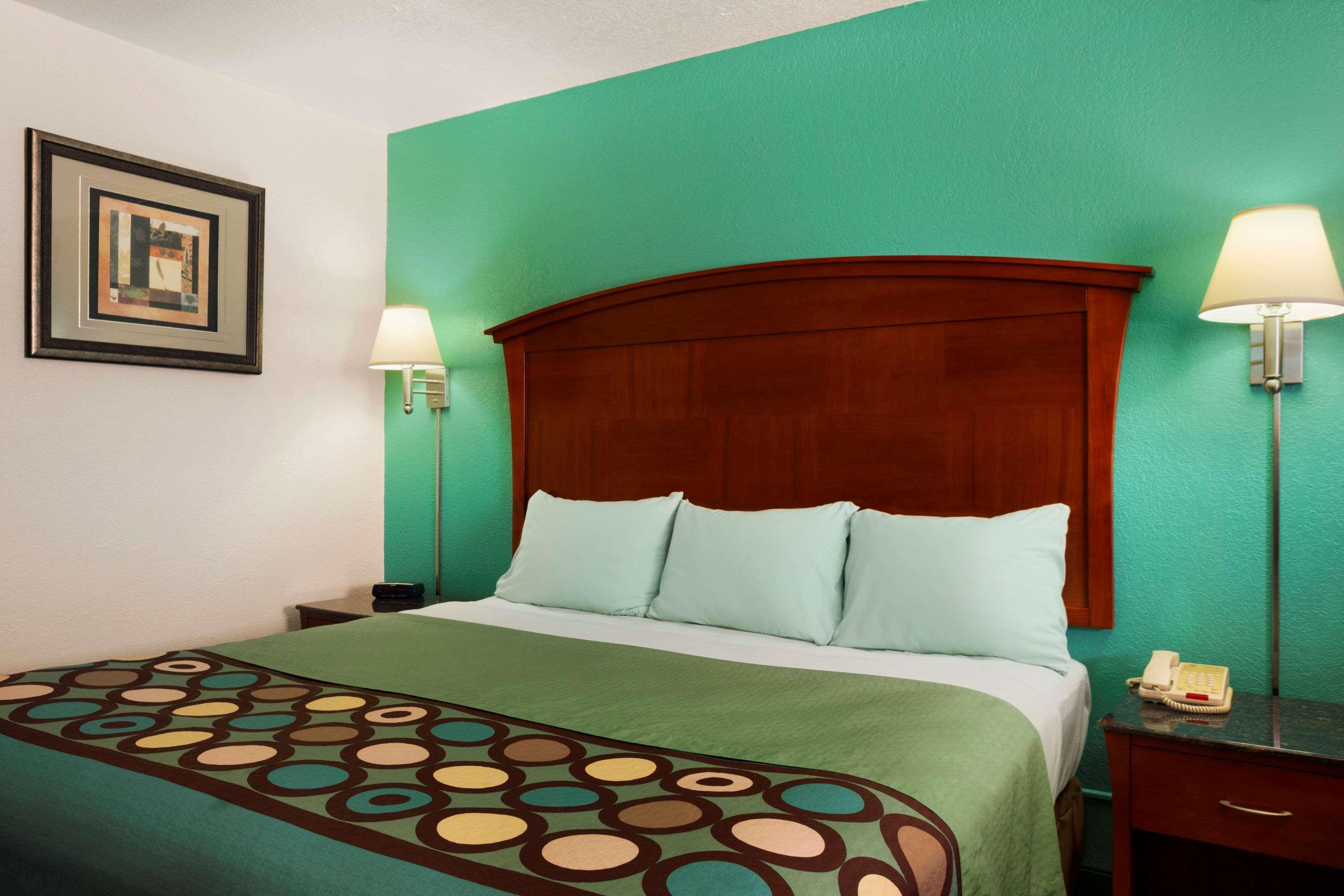 Motel Super 8 By Wyndham Pleasanton Exterior foto